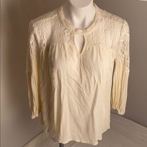 Umgee boho cream keyhole lace long sleeve blouse M